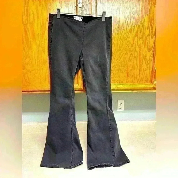 Free People Black Flare Jeans with elastic waste brand size 31 - Picture 1 of 3